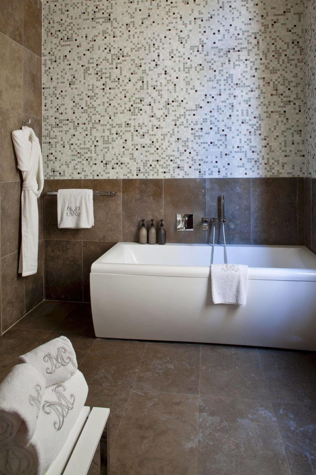 La Maison D'uzes Relais & Chateaux Hotel 5*